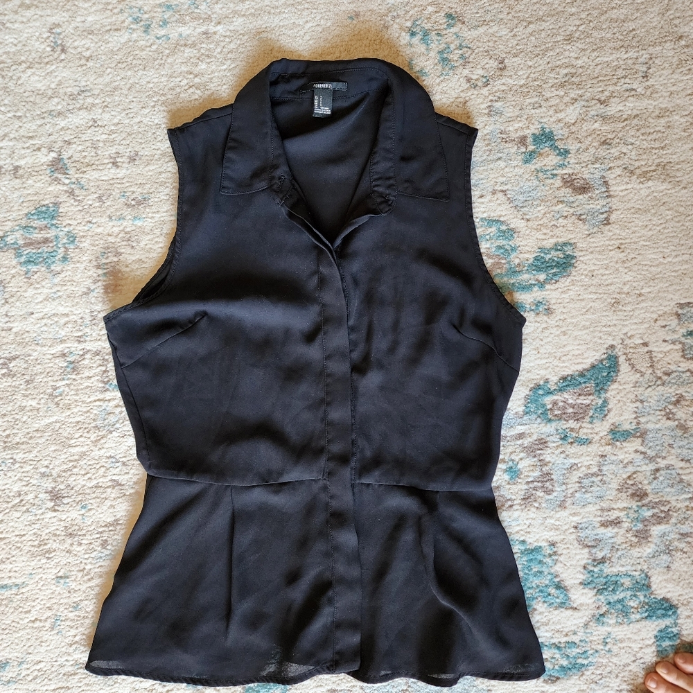 Black peplum shirt 🥳